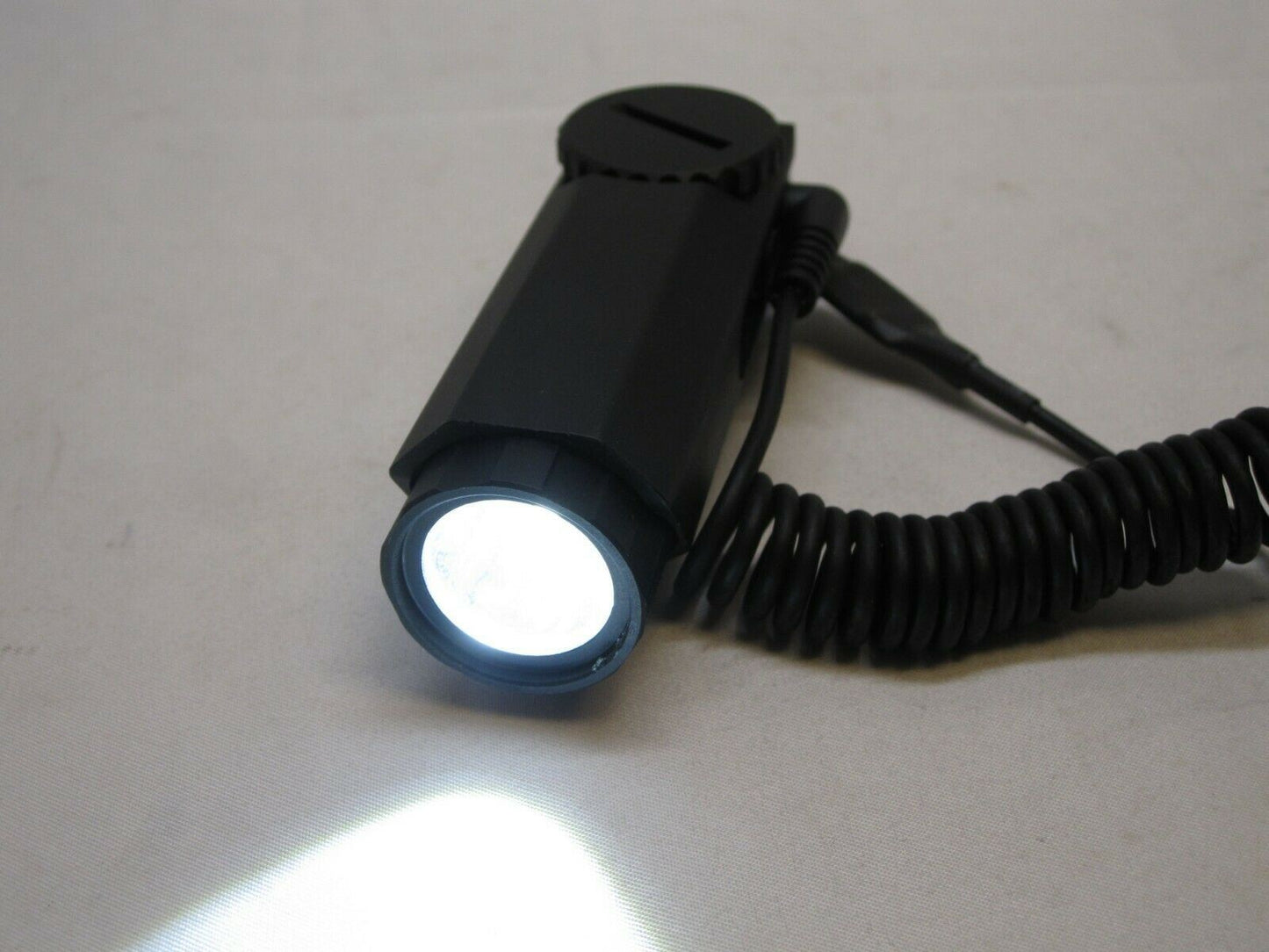 KEYMOD TACTICAL FLASHLIGHT DIRECT KEY-MOD MOUNT 3W 200 LUMENS w. CABLE SWITCH