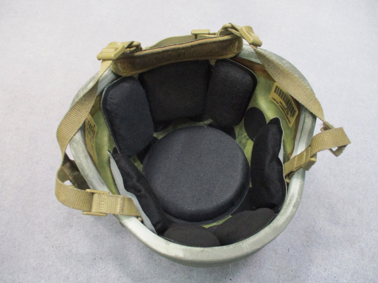 BAE ARMY ADVANCED COMBAT HELMET MADE W/ KEVLAR ACH MEDIUM 8470-01-523-0070 USED