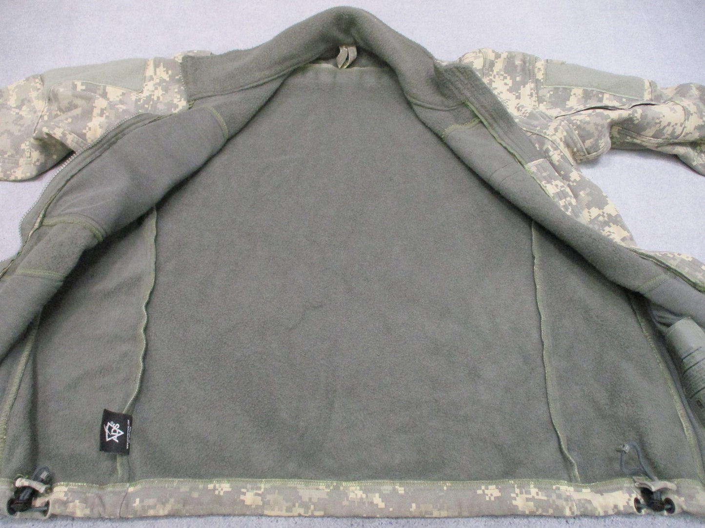 Massif FREE IWOL Jacket UCP Digital Camo Flame Resistant Military Surplus Size M