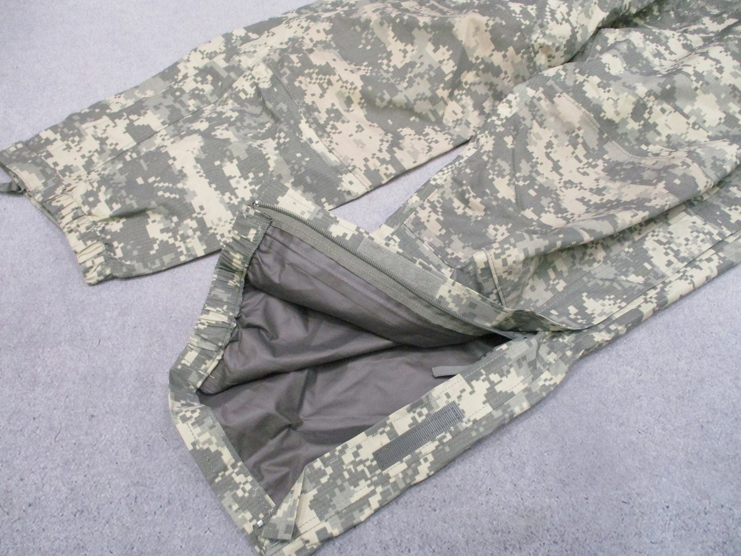 New US Army GEN III ECWCS Gore-Tex Trousers Medium Regular Digital Camo Pants