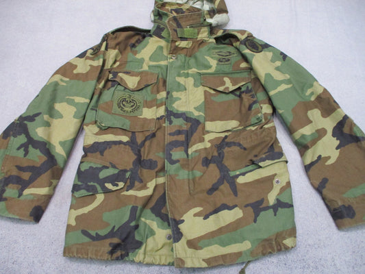 Vintage US Military M-65 Field Jacket Woodland Camo Small Short Airborne Patches