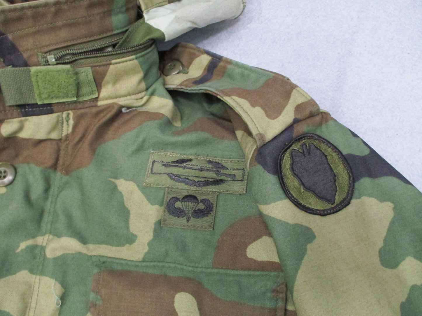 Vintage US Military M-65 Field Jacket Woodland Camo Small Short Airborne Patches