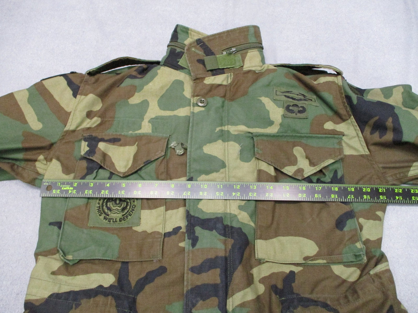 Vintage US Military M-65 Field Jacket Woodland Camo Small Short Airborne Patches