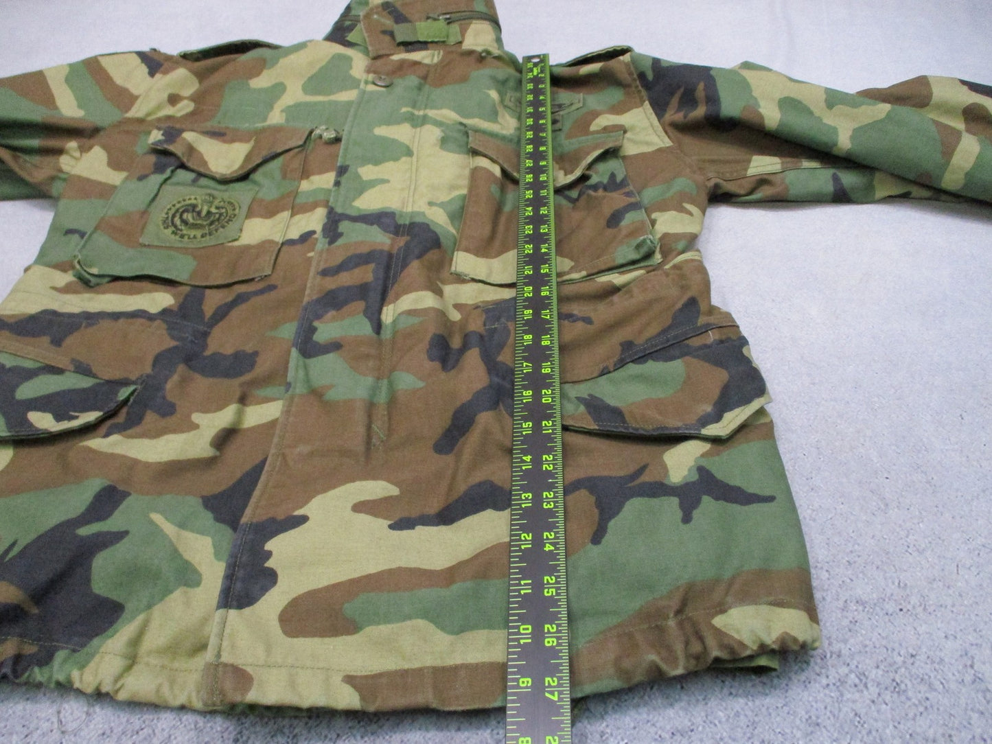 Vintage US Military M-65 Field Jacket Woodland Camo Small Short Airborne Patches