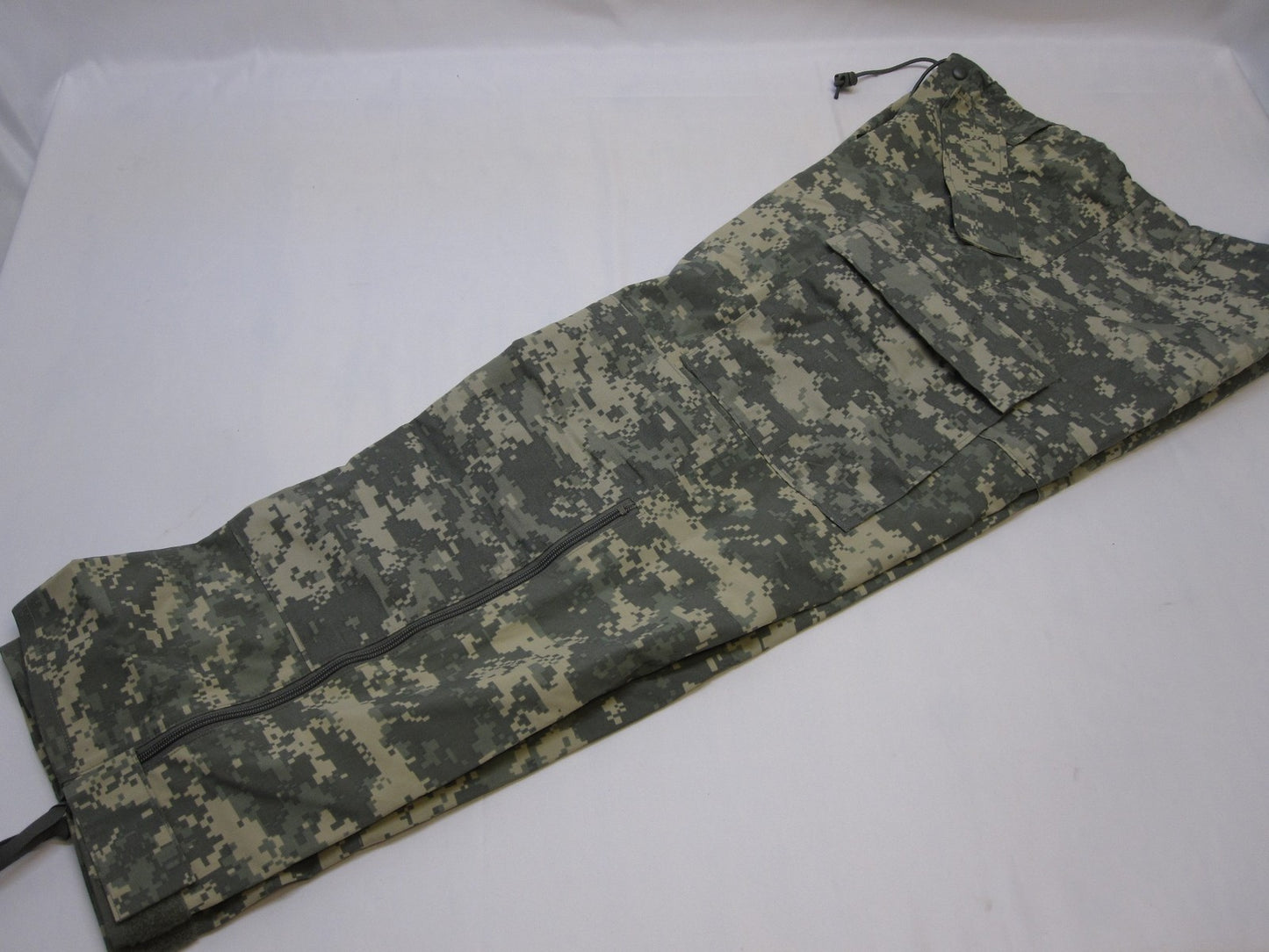 ARMY ISSUE ACU DIGITAL GORE-TEX COLD/WET WEATHER TROUSER MEDIUM/REGULAR PANTS