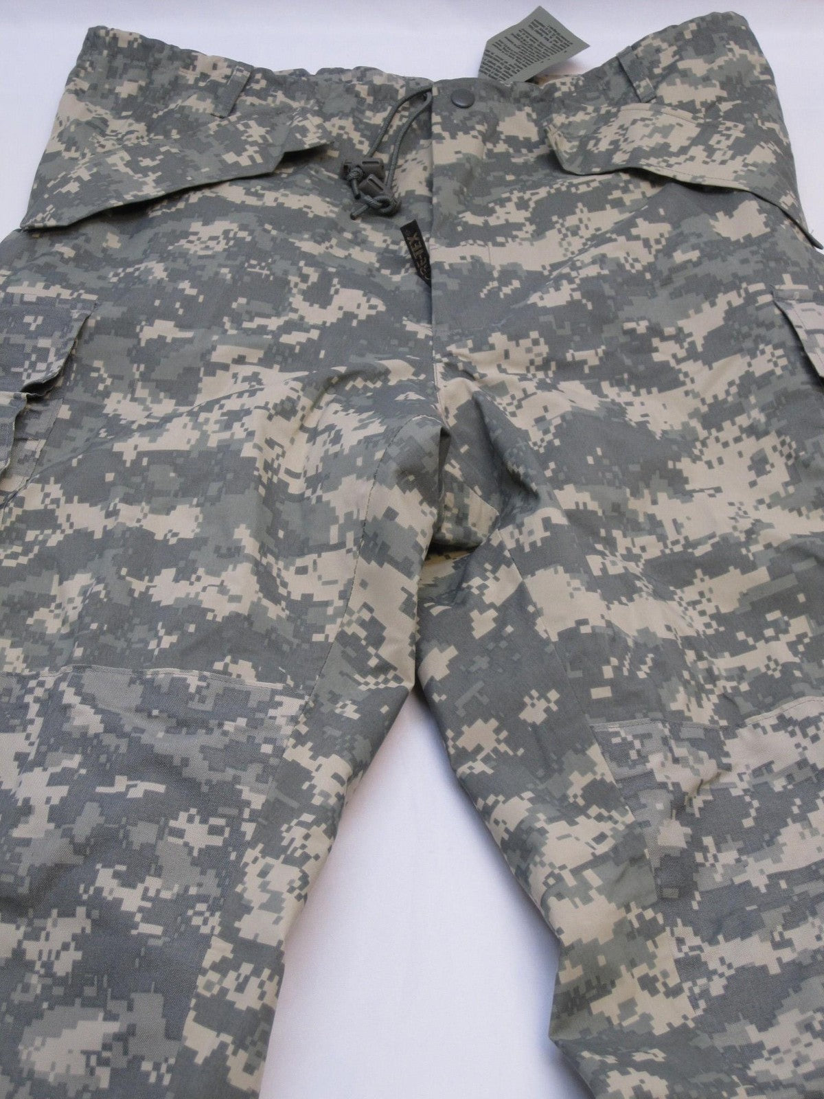 ARMY ISSUE ACU DIGITAL GORE-TEX COLD/WET WEATHER TROUSER MEDIUM/REGULAR PANTS