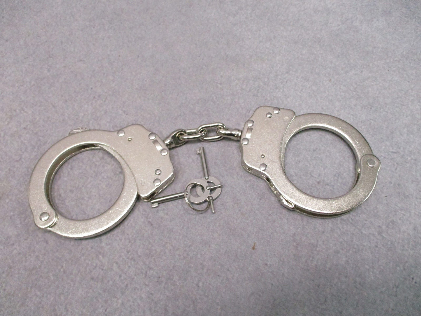 Fox Tactical 39-32 Professional Double-Lock Handcuffs Nickel Steel w/ 2 Keys