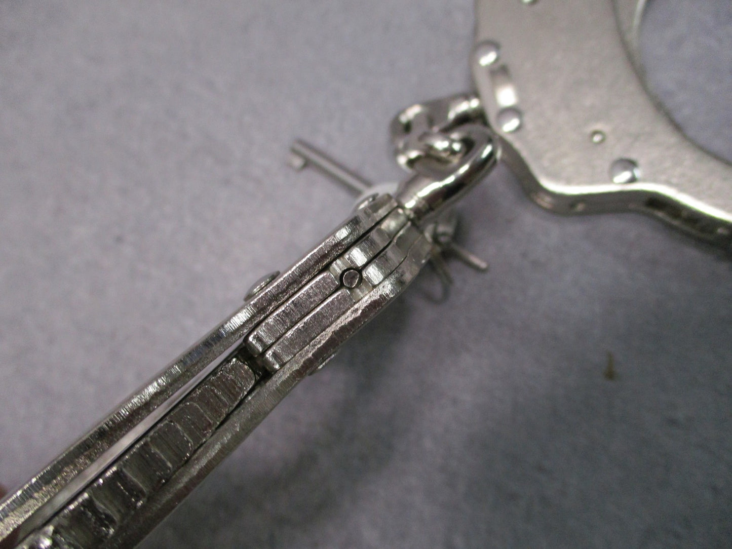 Fox Tactical 39-32 Professional Double-Lock Handcuffs Nickel Steel w/ 2 Keys