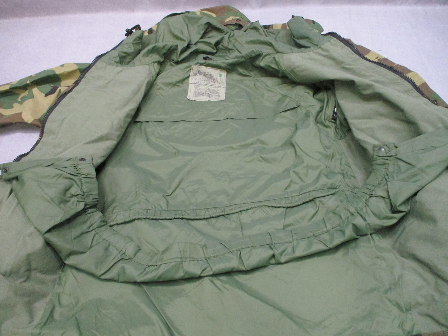 USED ARMY ISSUE WOODLAND BDU GORE-TEX JACKET WET/COLD WEATHER PARKA MEDIUM-LONG