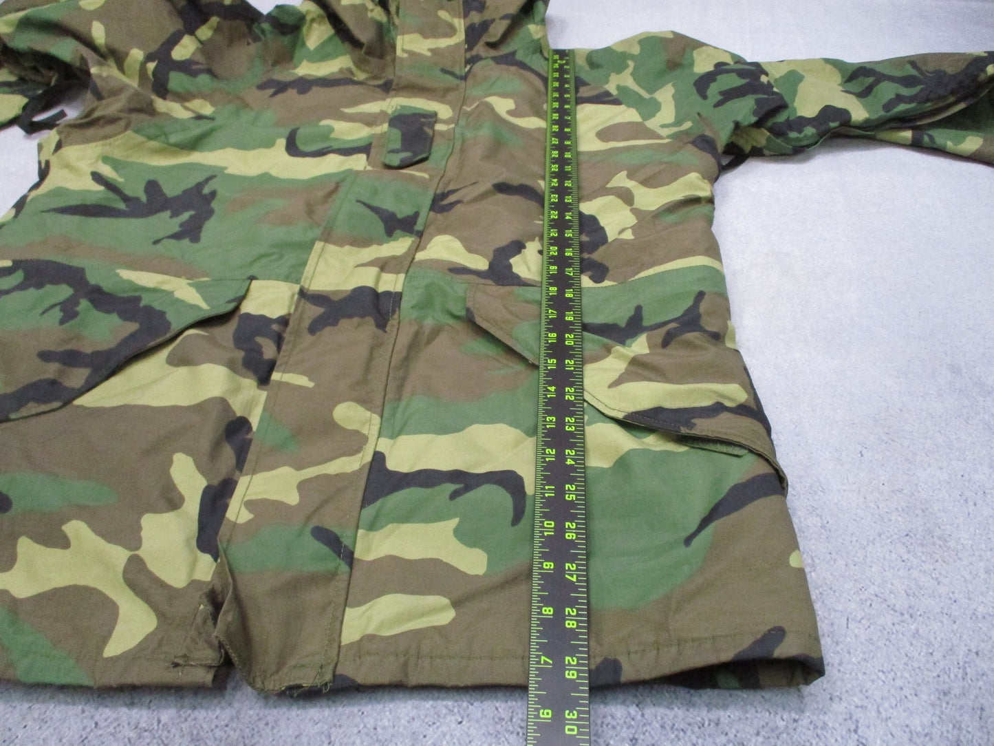 USED ARMY ISSUE WOODLAND BDU GORE-TEX JACKET WET/COLD WEATHER PARKA MEDIUM-LONG