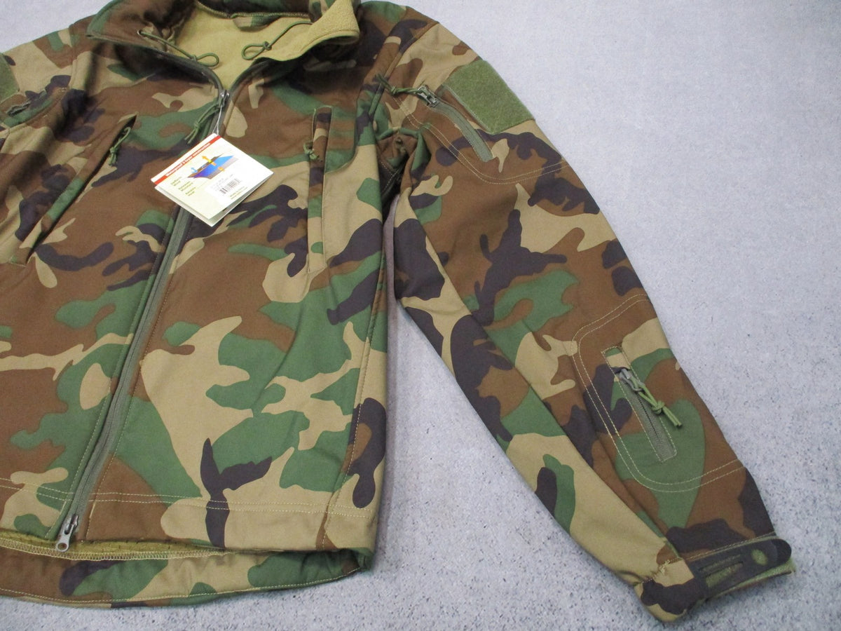 New Rothco Special Ops Tactical Soft Shell Jacket Woodland Camo Size Small 9906