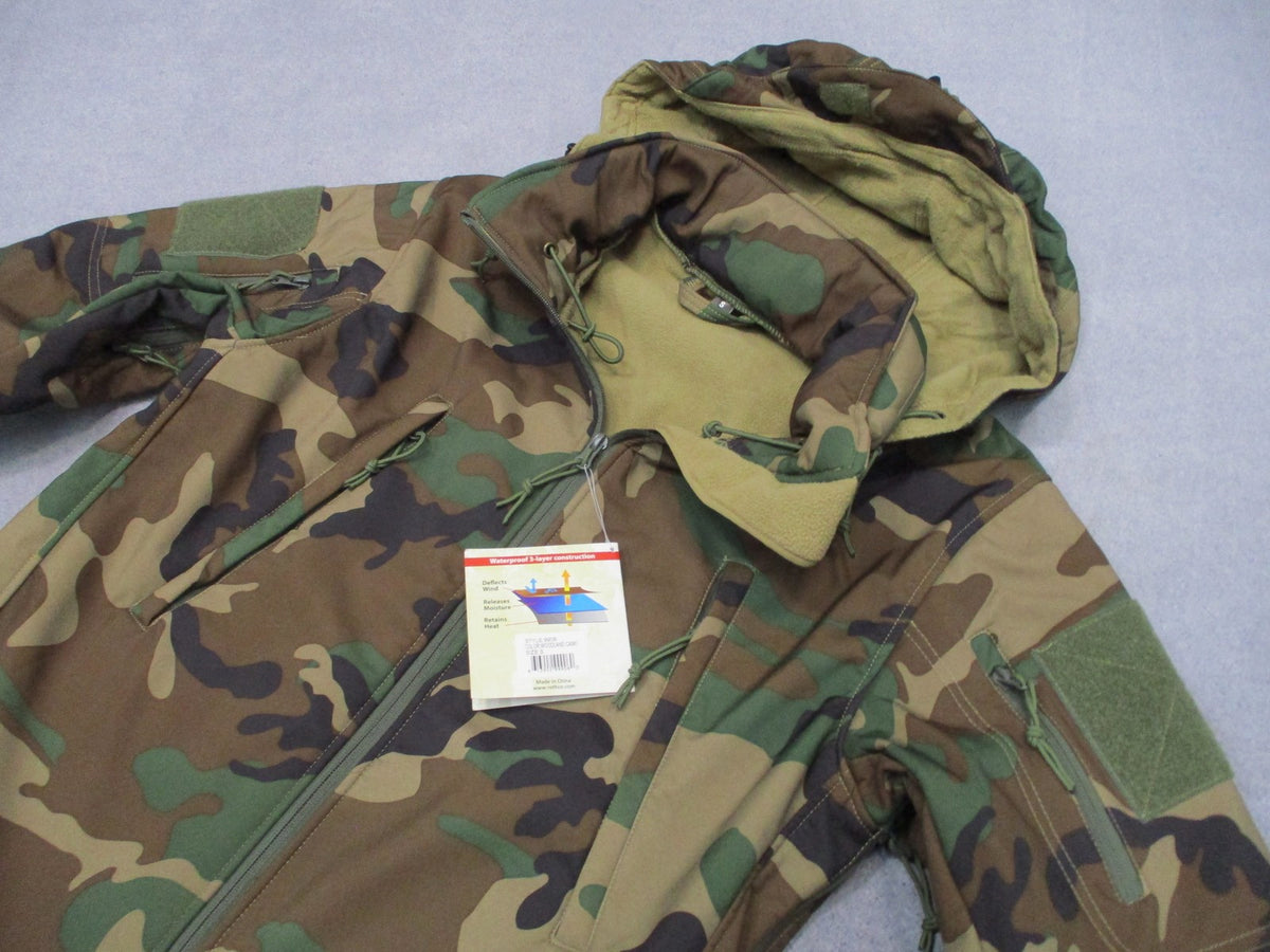 New Rothco Special Ops Tactical Soft Shell Jacket Woodland Camo Size Small 9906