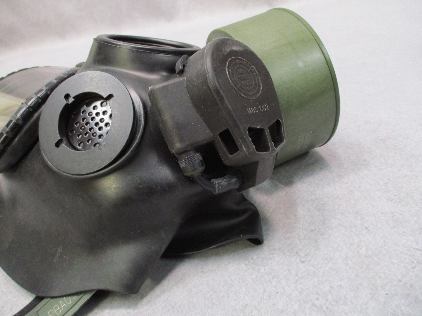 US Military Medium M40 Series Protective Mask w/ Bag & Manual - Used - Very Good