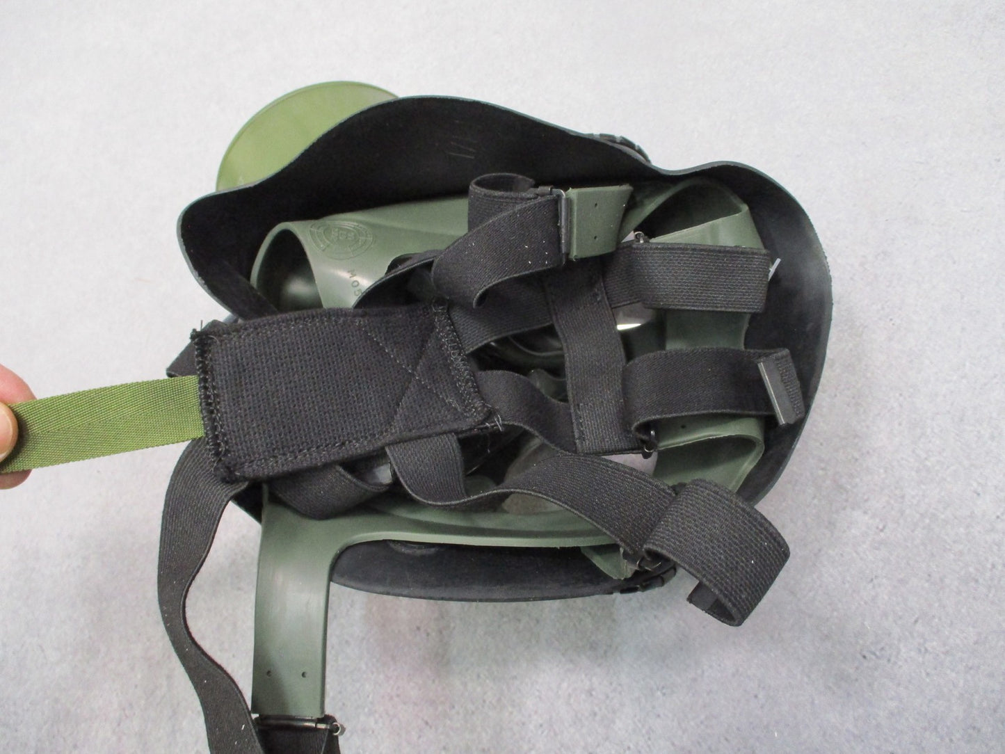 US Military Medium M40 Series Protective Mask w/ Bag & Manual - Used - Very Good