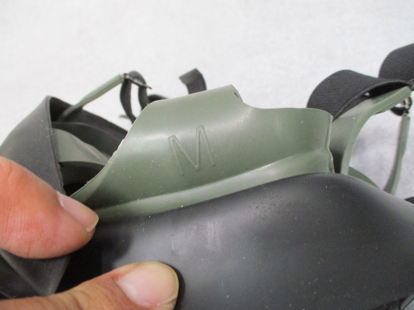 US Military Medium M40 Series Protective Mask w/ Bag & Manual - Used - Very Good