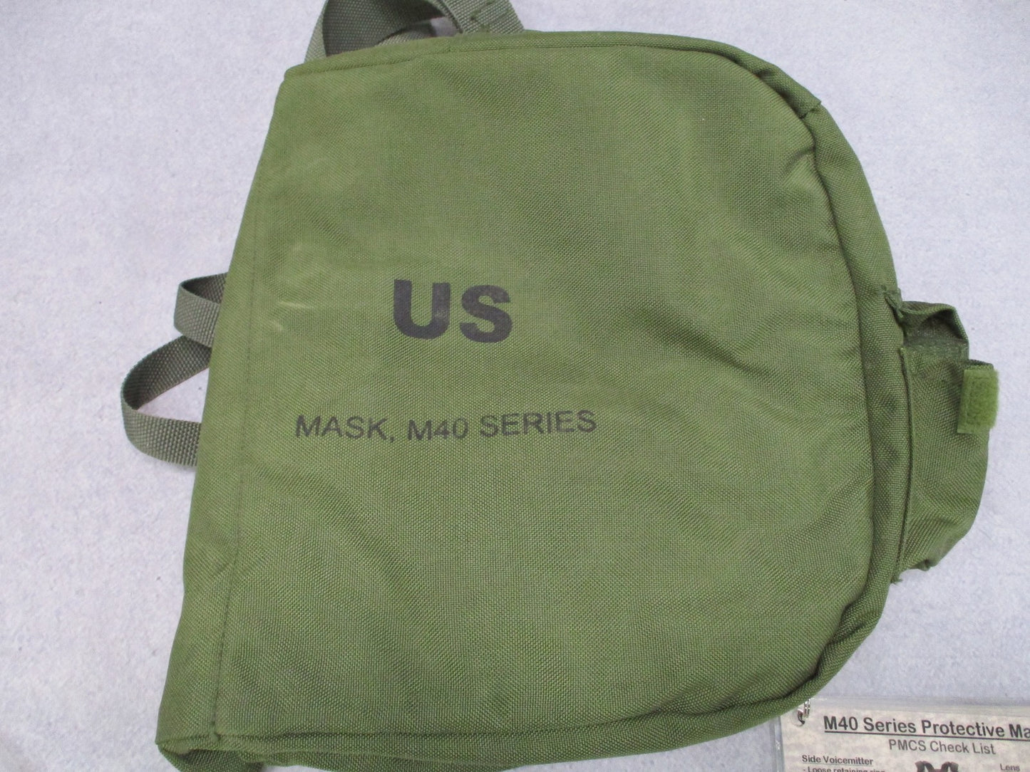 US Military Medium M40 Series Protective Mask w/ Bag & Manual - Used - Very Good