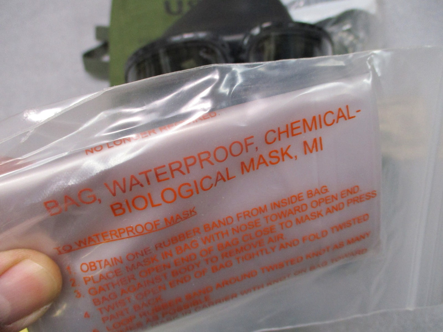 US Military Medium M40 Series Protective Mask w/ Bag & Manual - Used - Very Good