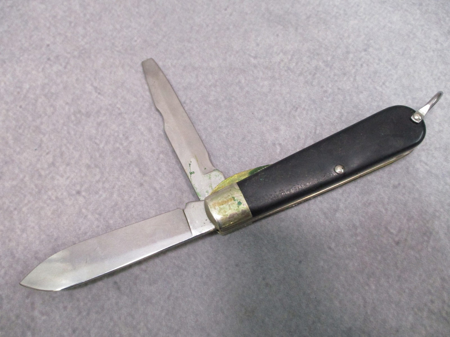 Military Vintage Camillus Folding Pocket Knife Two Blades Black Handle USA