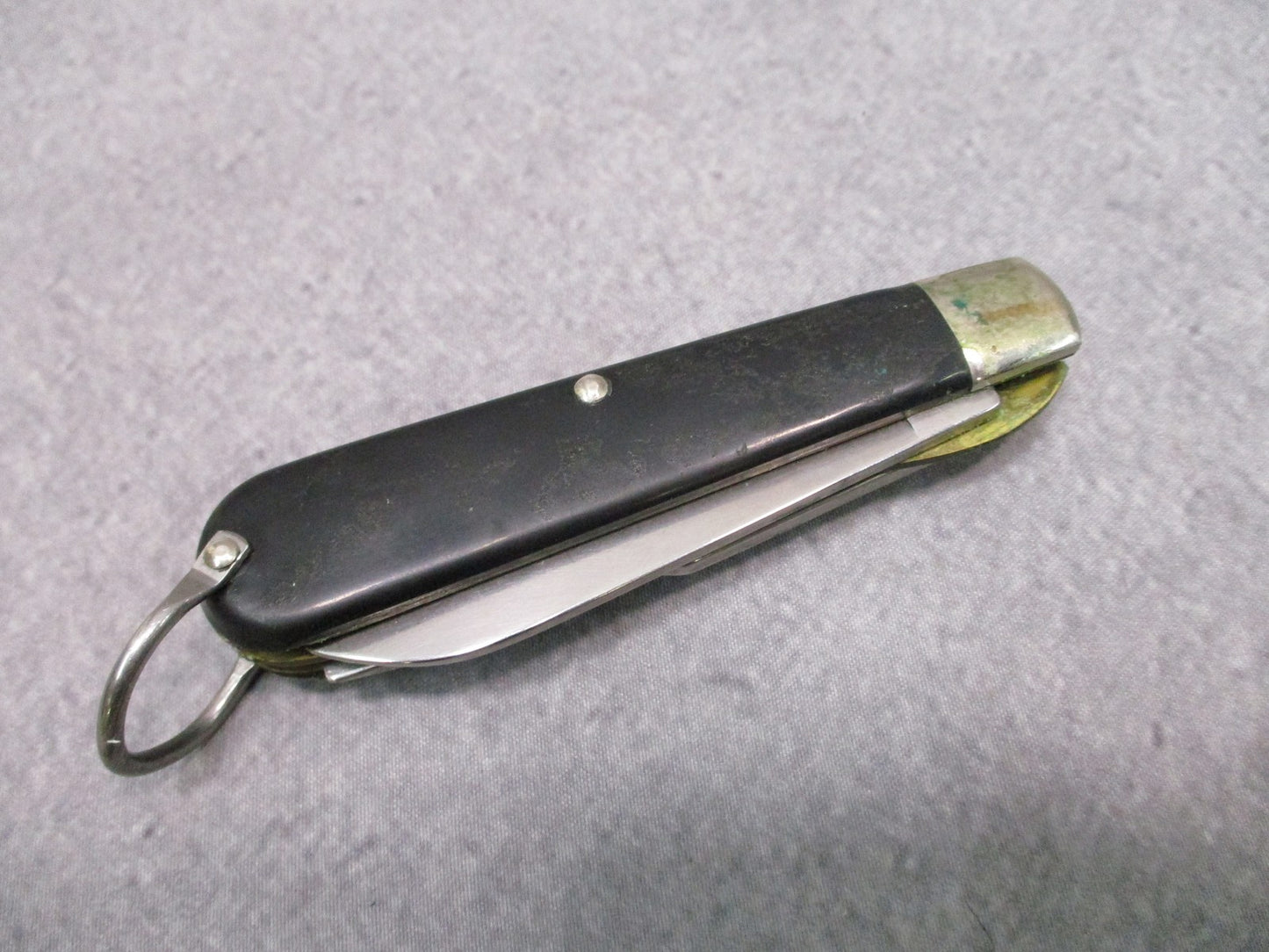 Military Vintage Camillus Folding Pocket Knife Two Blades Black Handle USA