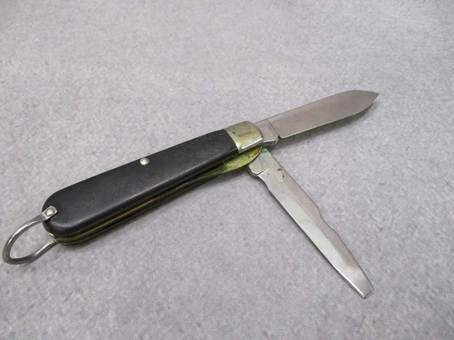Military Vintage Camillus Folding Pocket Knife Two Blades Black Handle USA