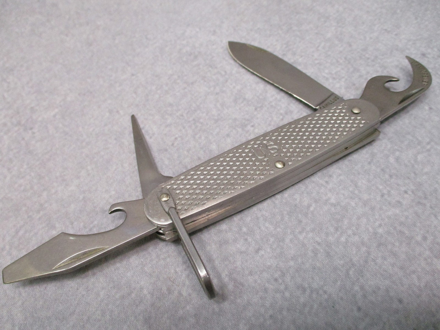 USGI Camillus US Military Pocket Knife Multi-Tool 1994 Folding Blade Can Opener