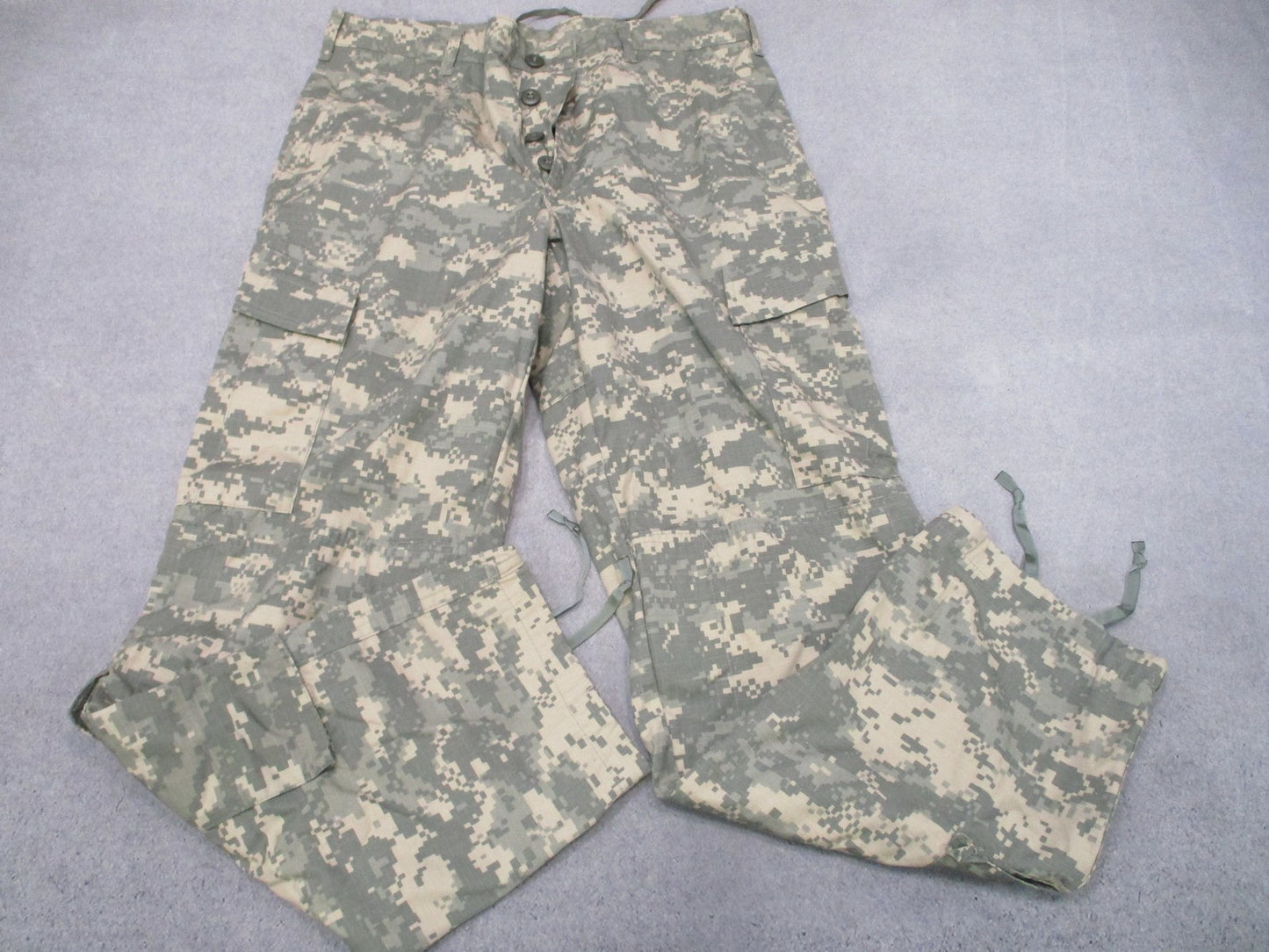 Army Combat Uniform ACU Trousers Medium-Regular Digital Camo Cargo Pants