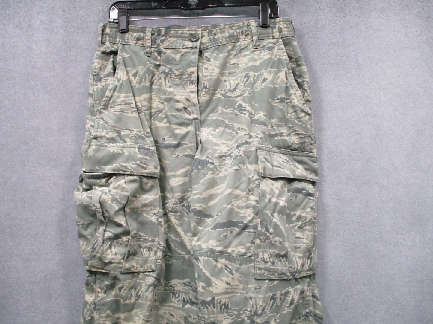 US Air Force ABU Camo Cargo Pants 10S 32" Waist 30" Inseam 60% Cotton 40% Nylon