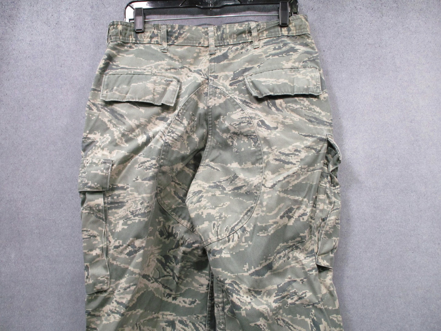 US Air Force ABU Camo Cargo Pants 10S 32" Waist 30" Inseam 60% Cotton 40% Nylon