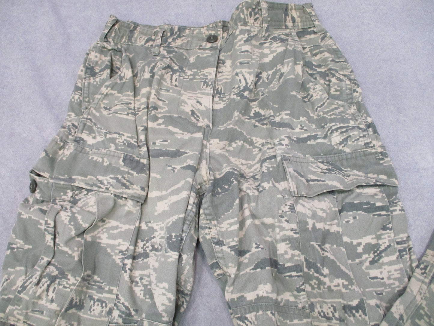US Air Force ABU Camo Cargo Pants 10S 32" Waist 30" Inseam 60% Cotton 40% Nylon