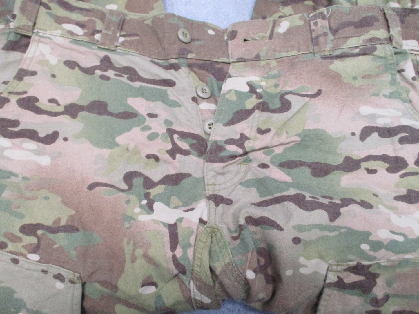 Army Combat Pants Medium Short Flame Resistant MultiCam ReadyOne Used - Very Goo