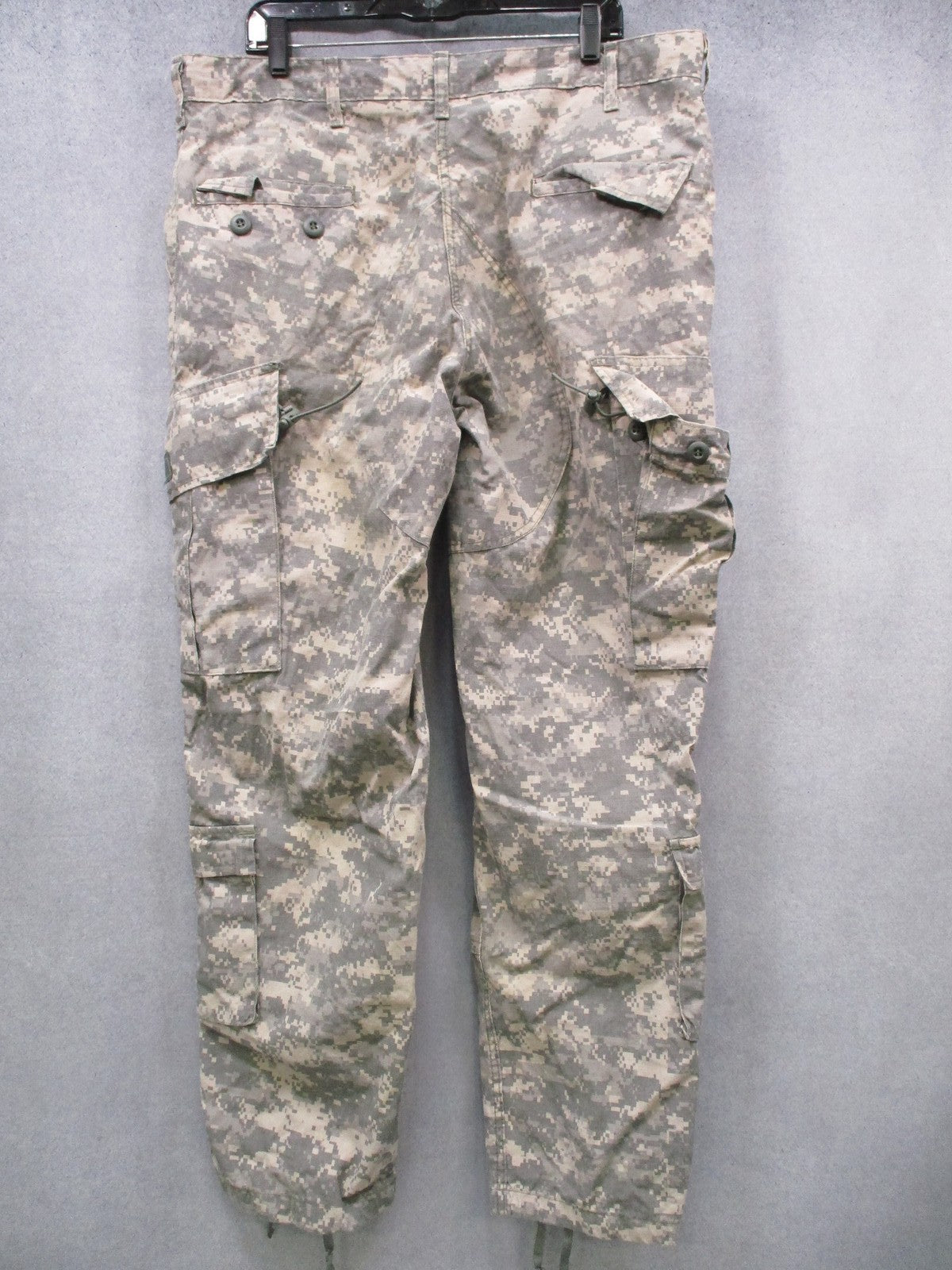 U.S. Army Combat Uniform ACU Pants Large Regular Flame Resistant Camo Cargo