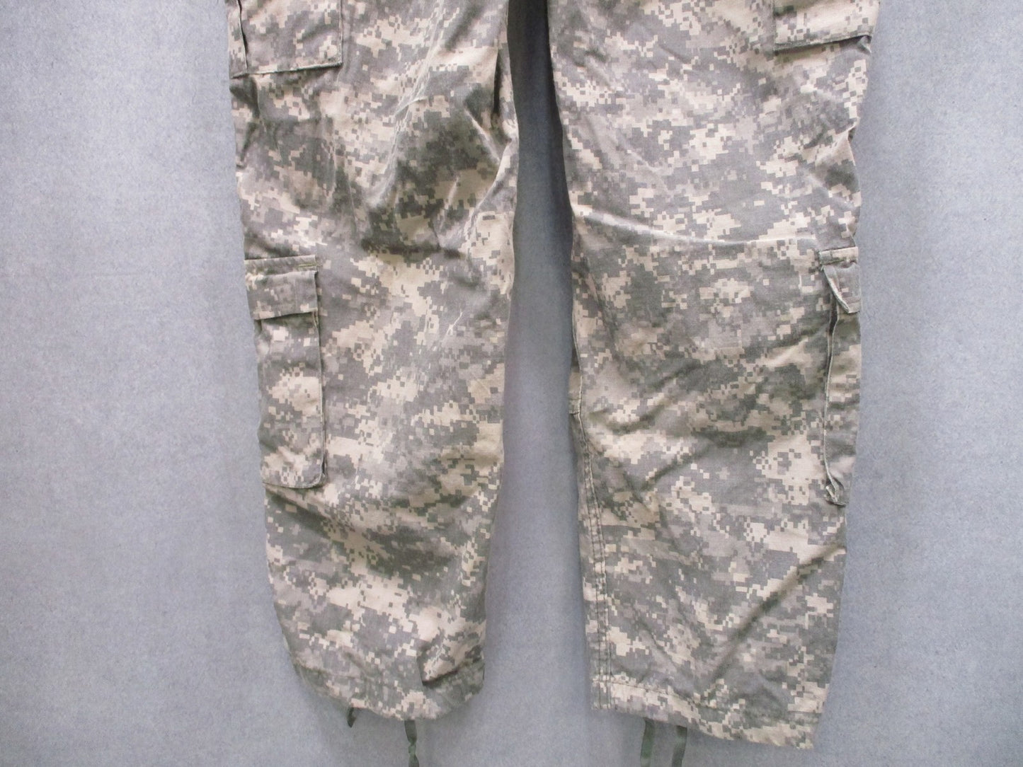 U.S. Army Combat Uniform ACU Pants Large Regular Flame Resistant Camo Cargo