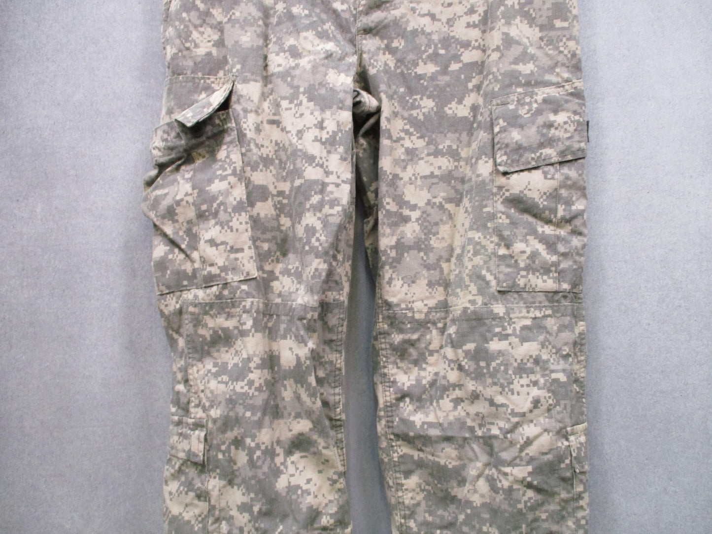 U.S. Army Combat Uniform ACU Pants Large Regular Flame Resistant Camo Cargo