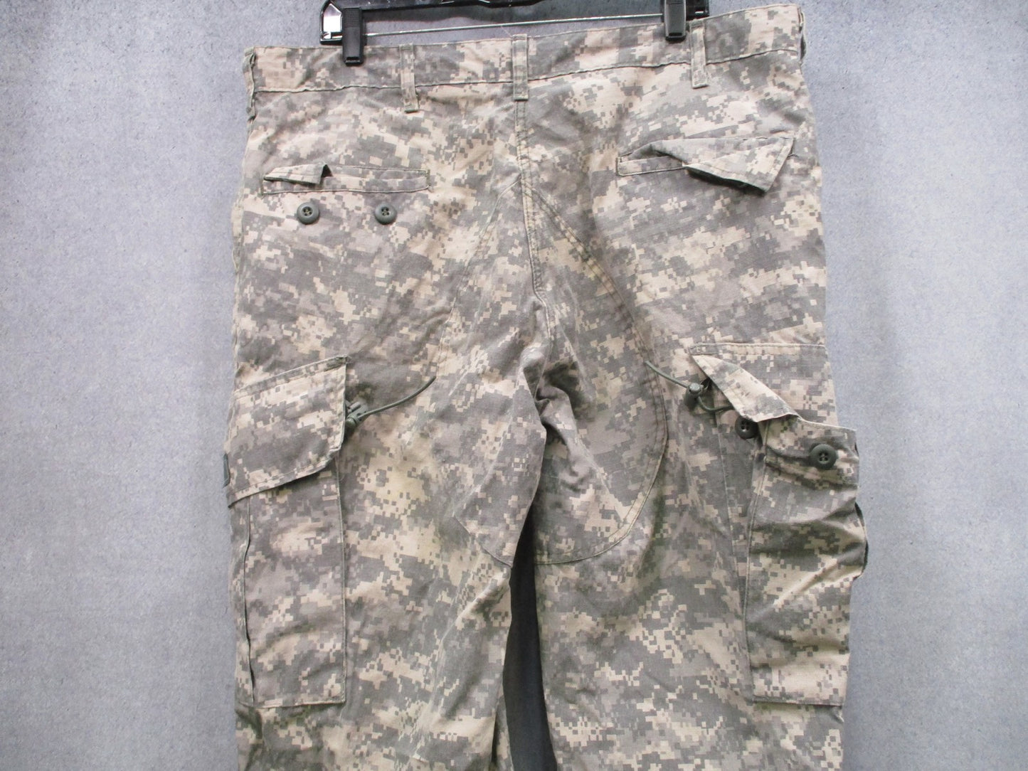 U.S. Army Combat Uniform ACU Pants Large Regular Flame Resistant Camo Cargo