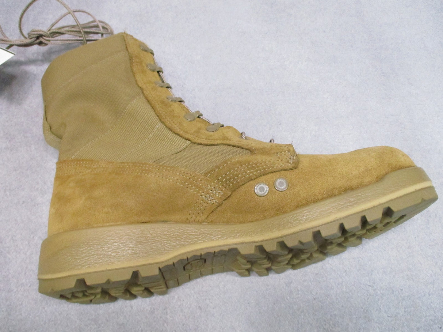 Bates E41800A US Army Hot Weather Combat Boots Coyote Suede Vibram Size 12.5 R