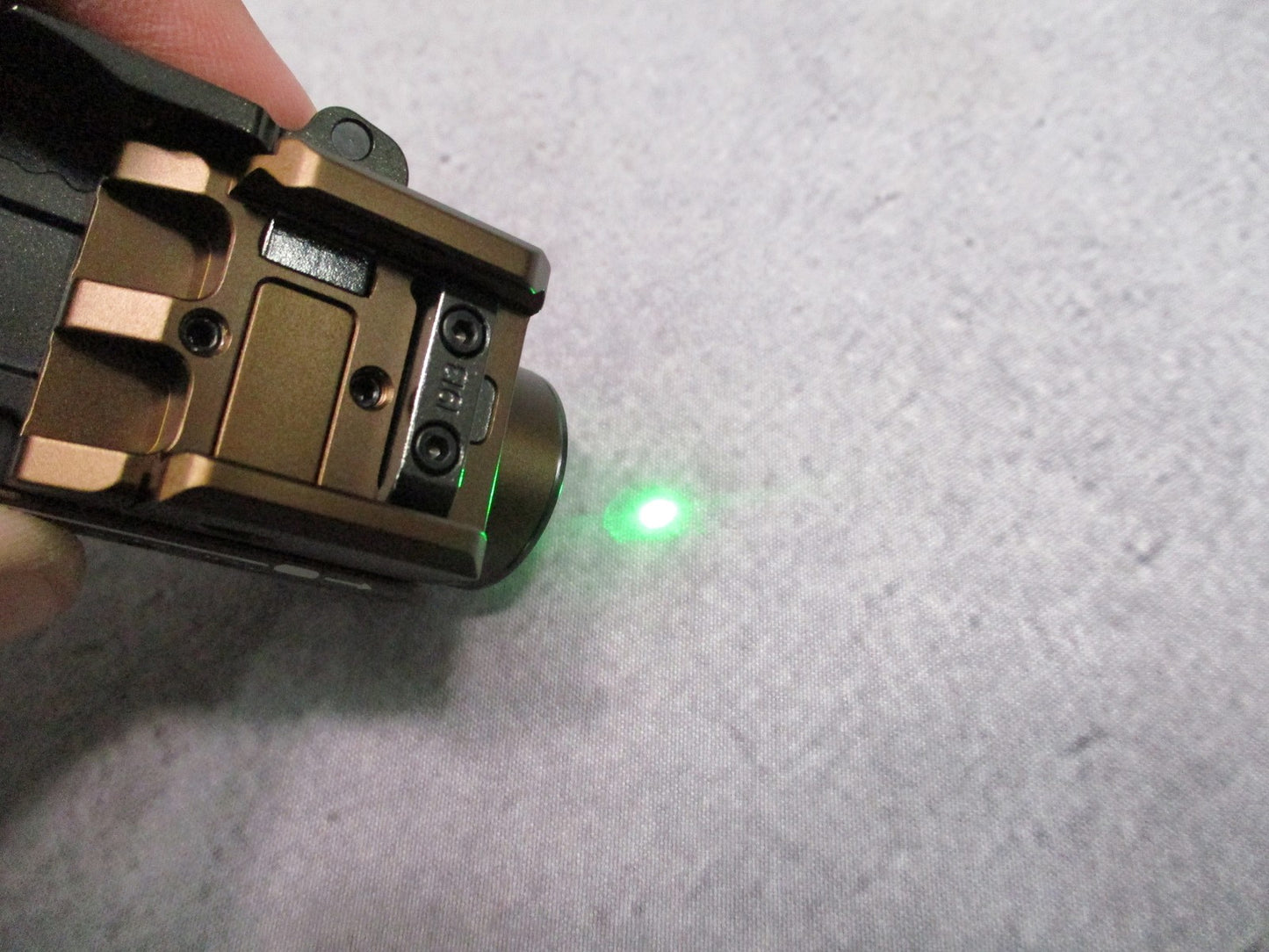 Olight Baldr S Weapon Light 800 Lumens Green Laser Desert Tan Excellent