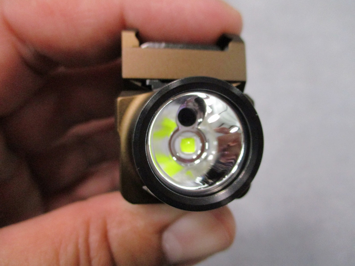Olight Baldr S Weapon Light 800 Lumens Green Laser Desert Tan Excellent