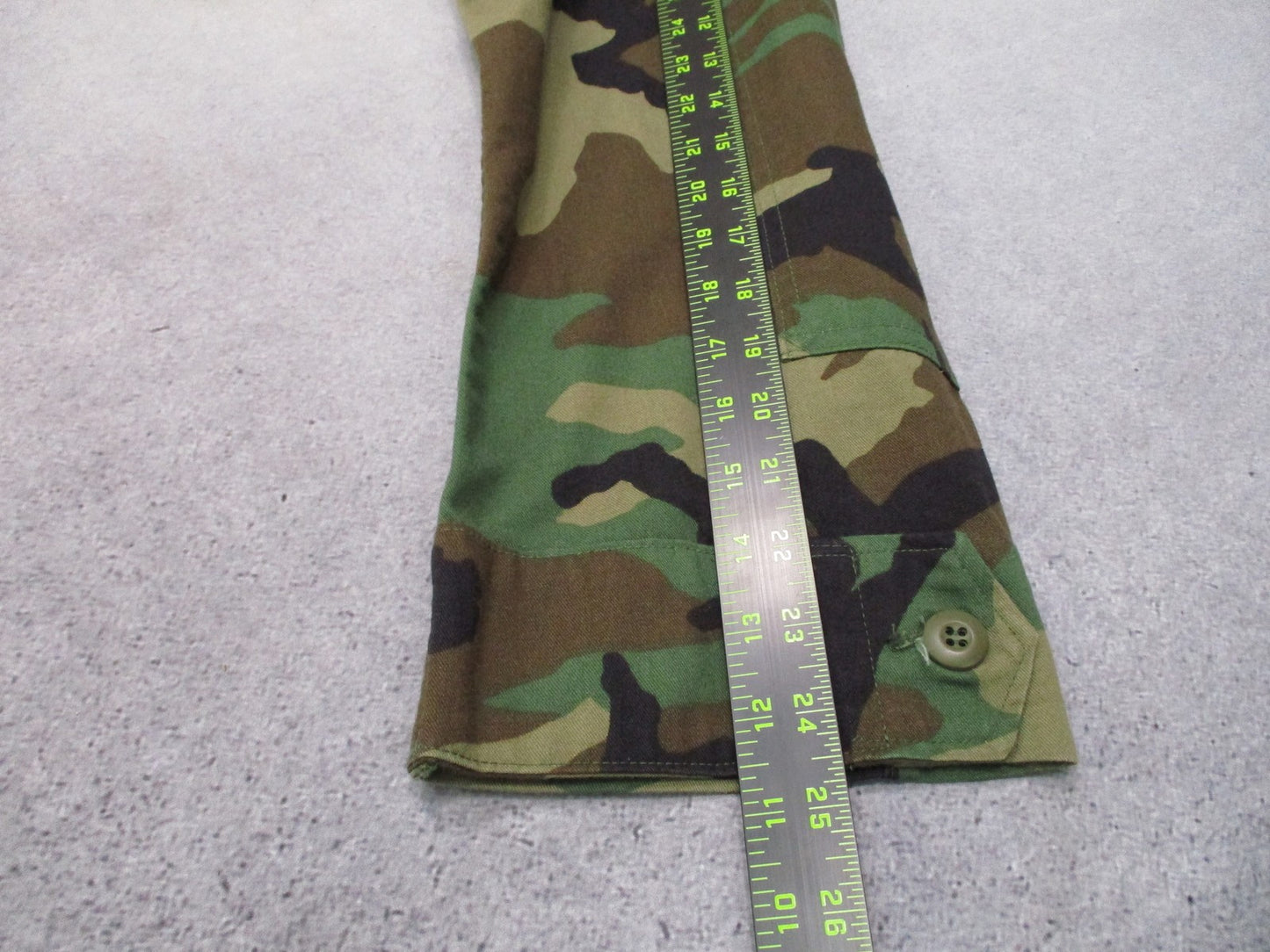 US Military Woodland Camouflage BDU Coat Jacket Medium Regular 50/50 Twill