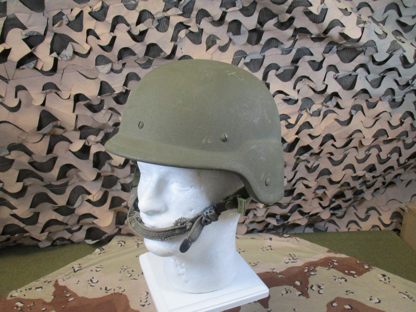 US Military PASGT Helmet Desert Camo Cover size medium Surplus Tactical Gear