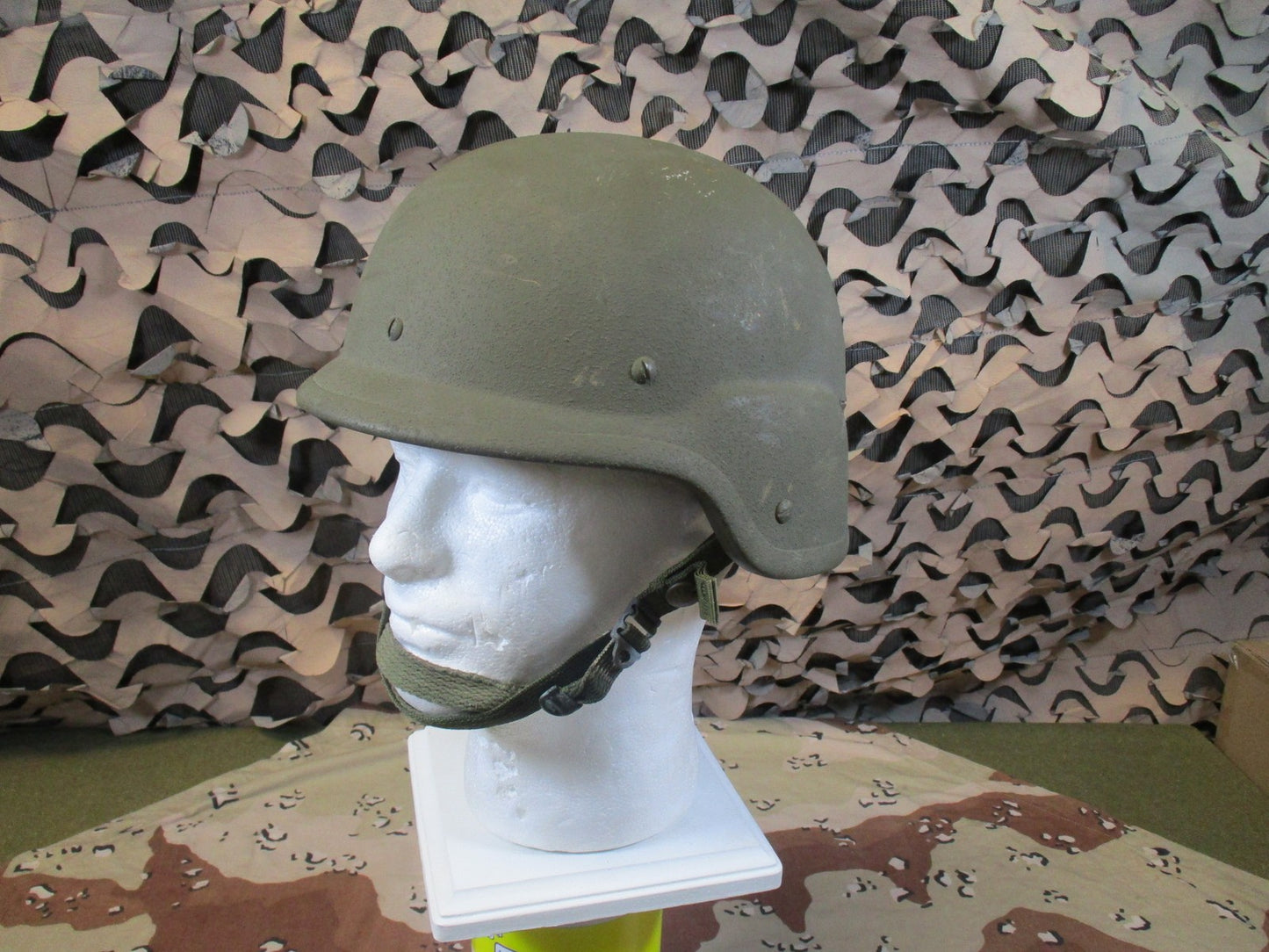 US Military PASGT Helmet Desert Camo Cover size medium Surplus Tactical Gear
