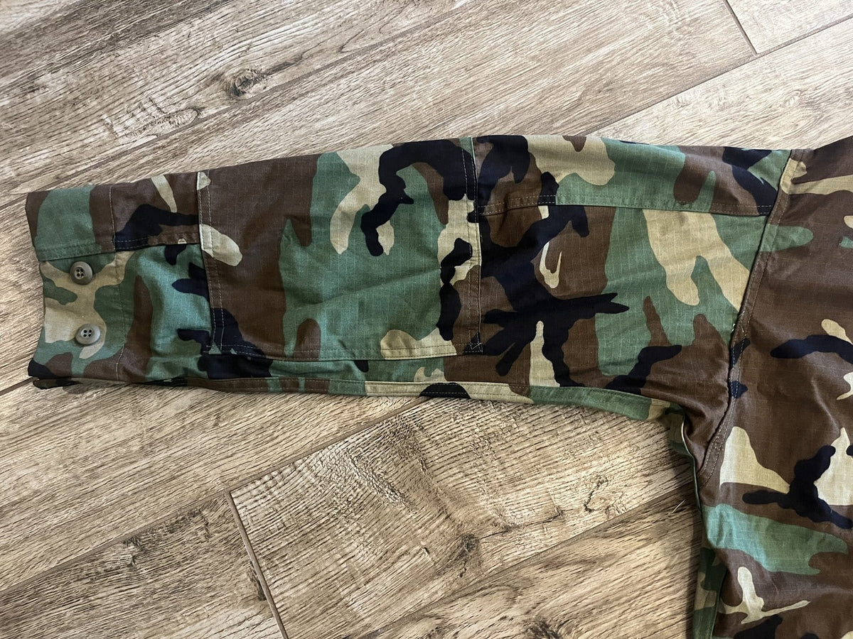 US Military Woodland Camo BDU Coat Ripstop Medium Regular Authentic Surplus