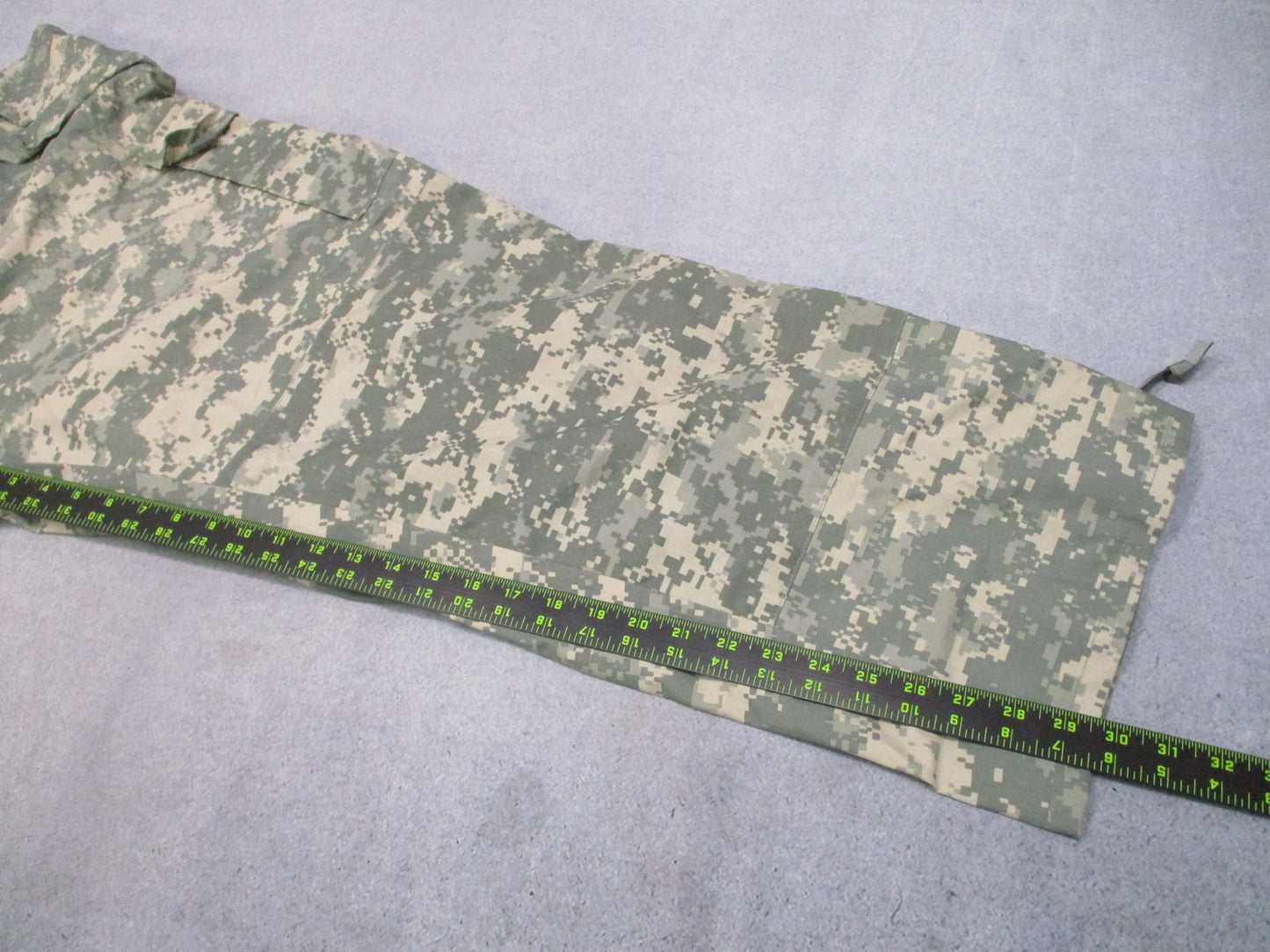 ARMY ISSUE ACU DIGITAL GORE-TEX COLD/WET WEATHER TROUSER LARGE/REGULAR PANTS