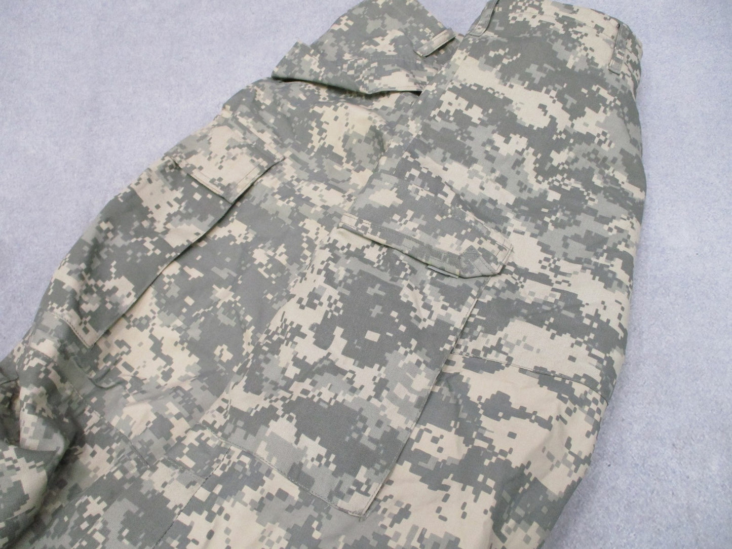 ARMY ISSUE ACU DIGITAL GORE-TEX COLD/WET WEATHER TROUSER LARGE/REGULAR PANTS