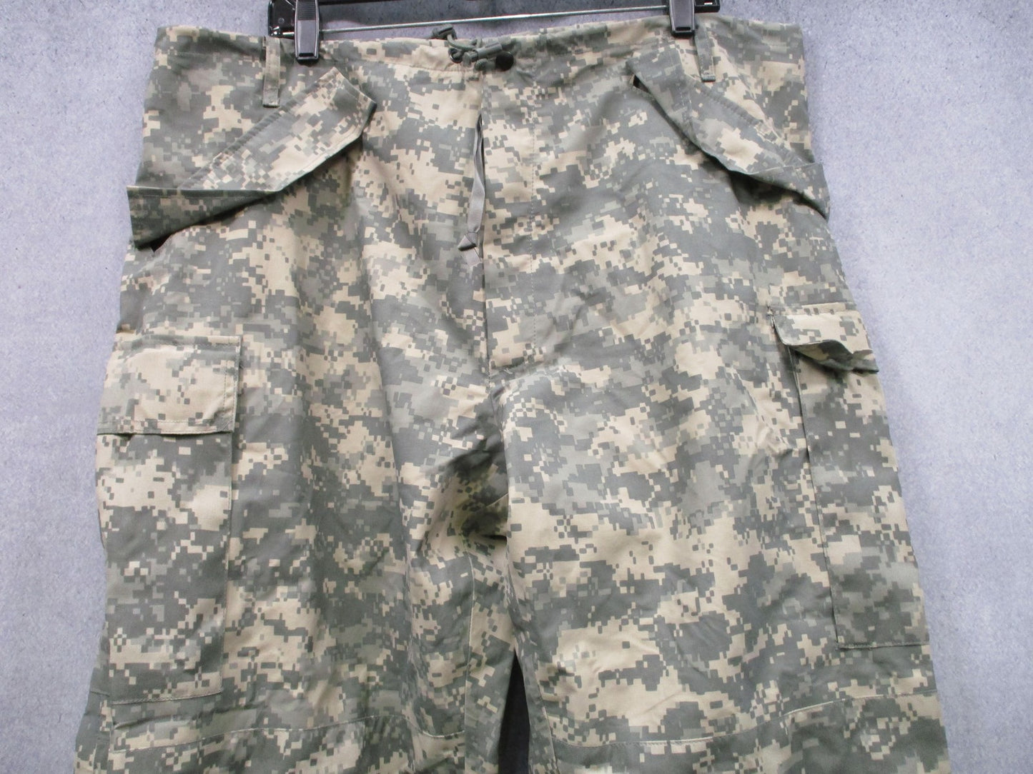 ARMY ISSUE ACU DIGITAL GORE-TEX COLD/WET WEATHER TROUSER LARGE/REGULAR PANTS