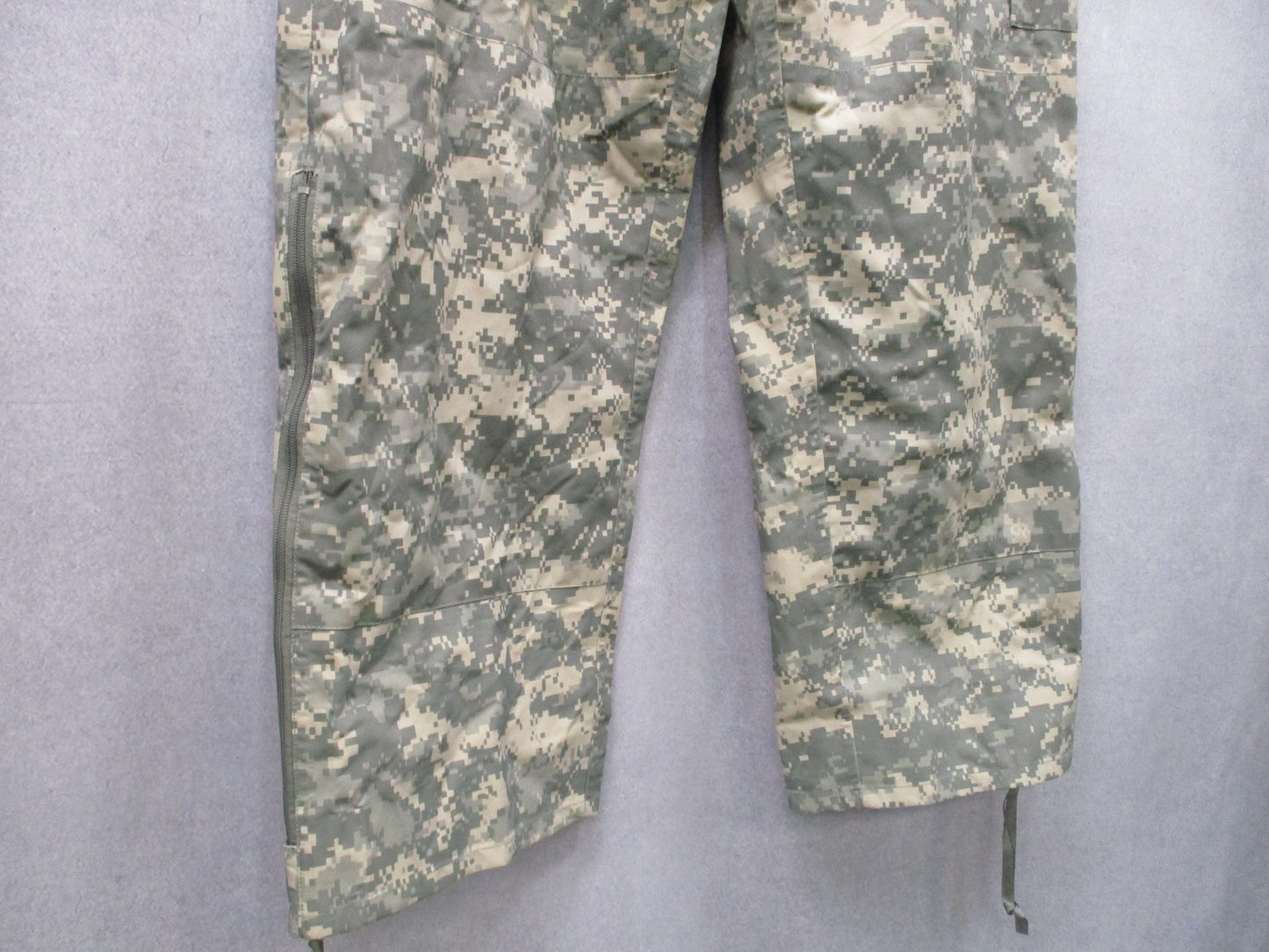 ARMY ISSUE ACU DIGITAL GORE-TEX COLD/WET WEATHER TROUSER LARGE/REGULAR PANTS