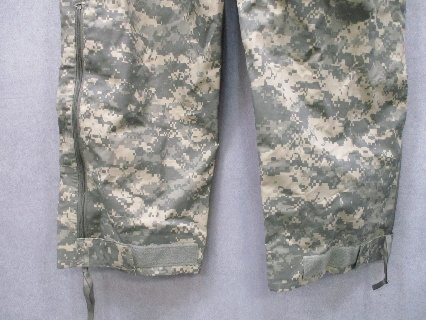 ARMY ISSUE ACU DIGITAL GORE-TEX COLD/WET WEATHER TROUSER LARGE/REGULAR PANTS