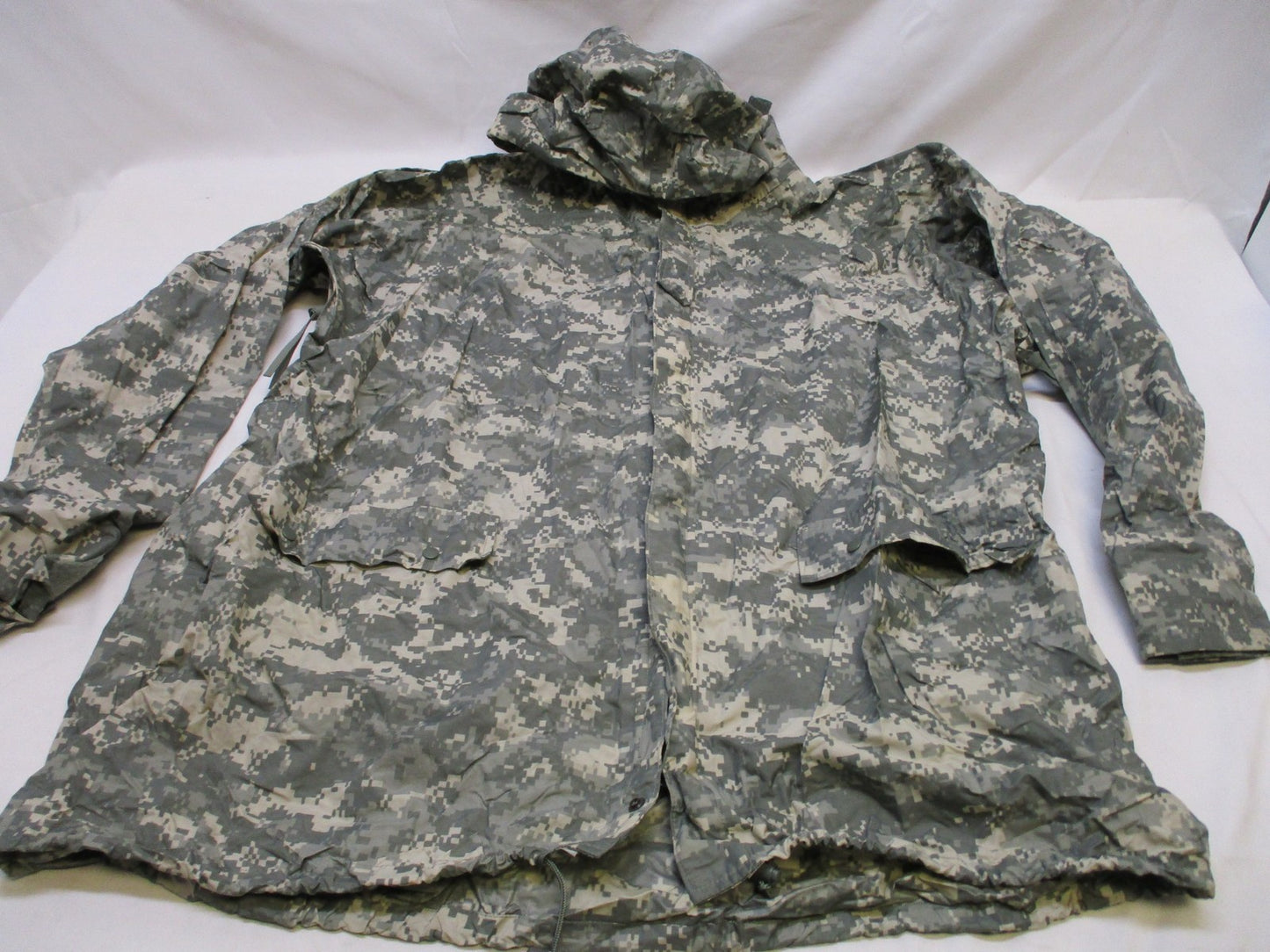 LARGE ARMY ACU DIGITAL WET WEATHER IMPROVED RAINSUIT JACKET 8415-01-527-4616