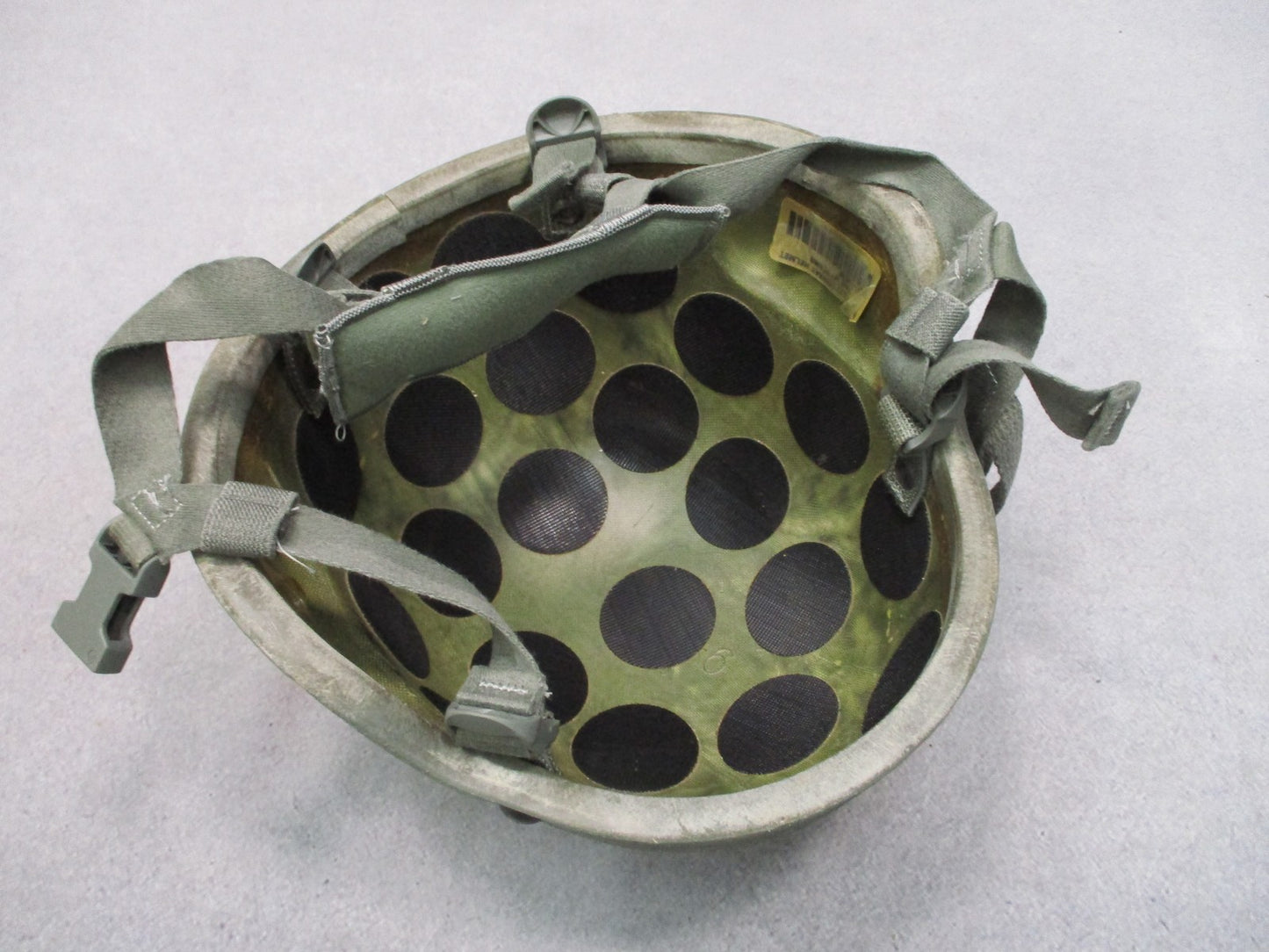 Advanced Combat Helmet ACH Size Medium Foliage Green w/ Pads & Chinstrap