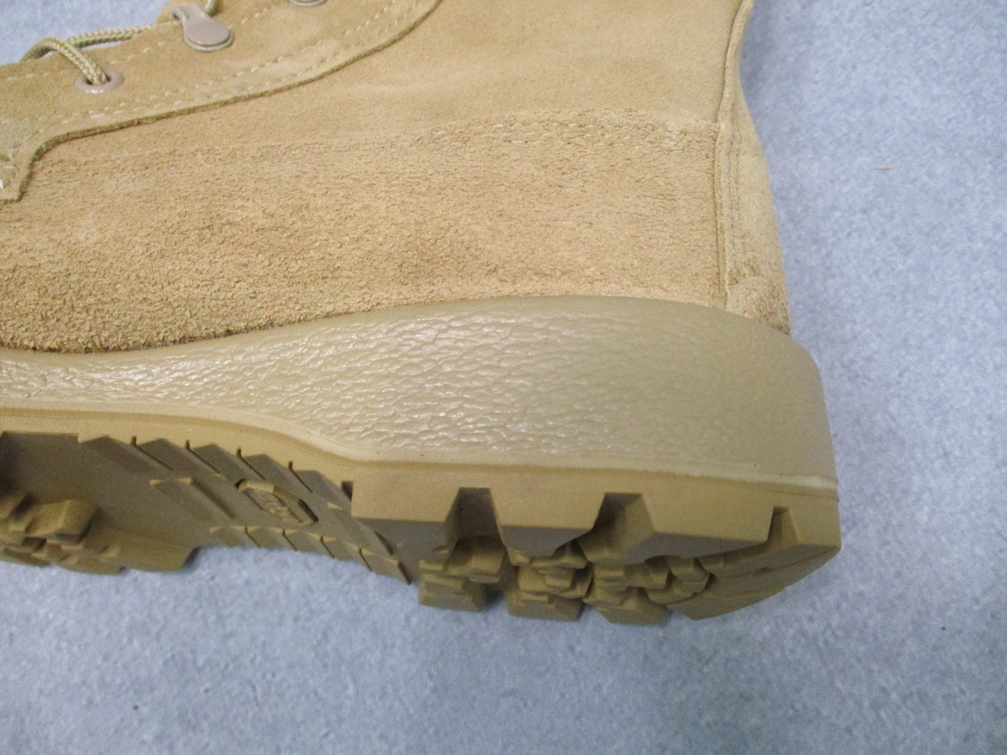 Bates 11461A USGI Cold Wet Weather Boots Tan Size 6R Gore-Tex Vibram 8430-01-619