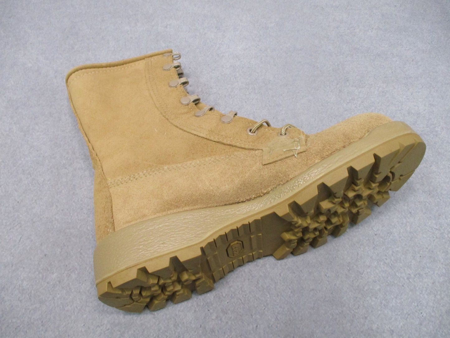 Bates 11461A USGI Cold Wet Weather Boots Tan Size 6R Gore-Tex Vibram 8430-01-619